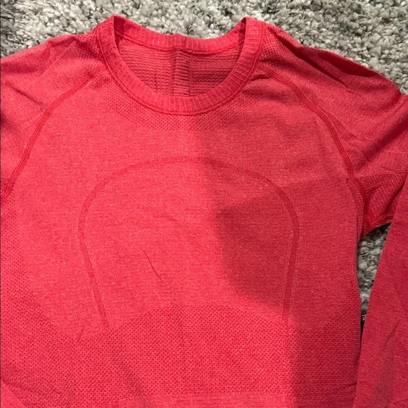 Lululemon Athletica Long Sleeve Top - Picture 4 of 5